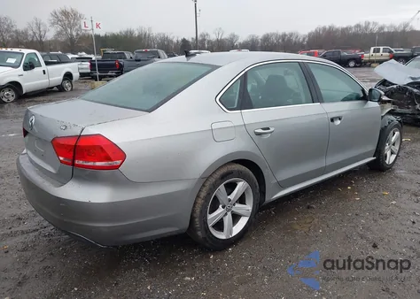 2013 Volkswagen Passat 2.5L Se из США, поврежденный, VIN 1VWBP7A36DC010409